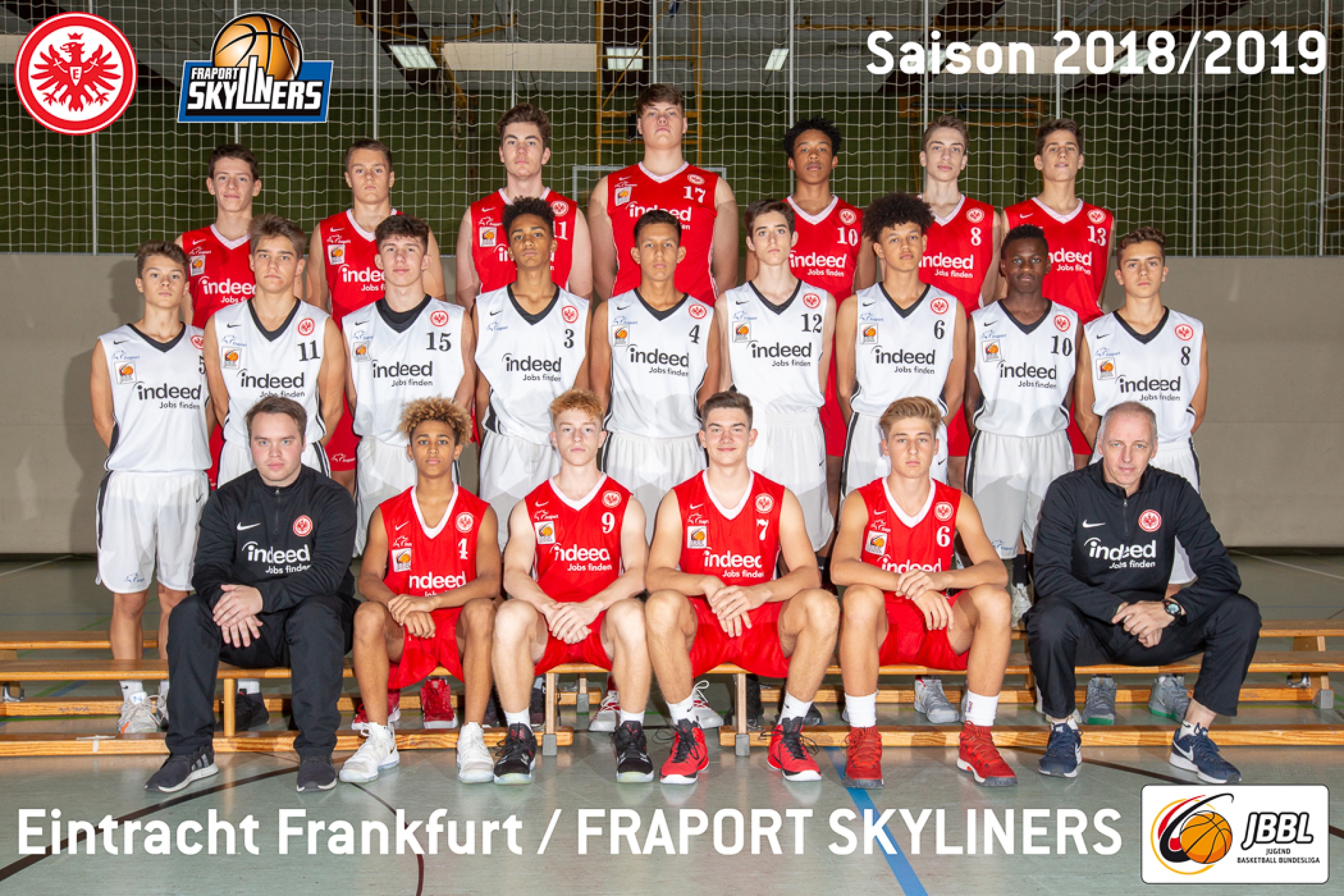 Mannschaftsfoto Eintracht Frankfurt / FRAPORT SKYLINERS